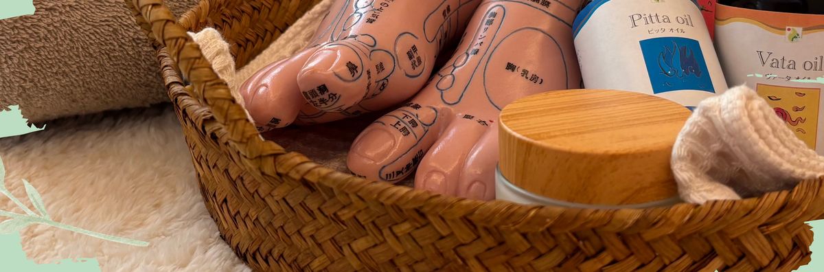 サロンの足つぼ模型とオイル